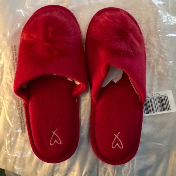 Victoria's Secret Shoes - Victoria’s Secret size M NWT slippers